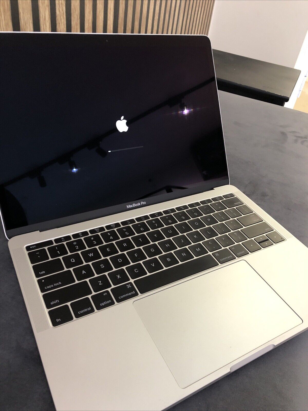 MacBook Pro (13-inch, 2016, Two Thunderbolt 3 ports) A1708 256GB SSD 8GB Ram